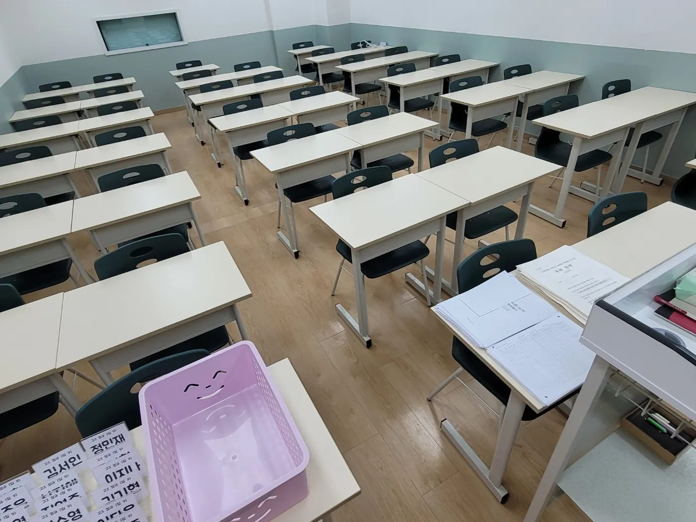 여주시 학원청소 시공 현장 — 강의실 정리