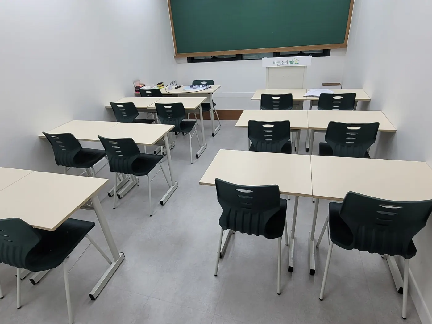 열람석 정리 — 세종대왕면 학원청소 현장