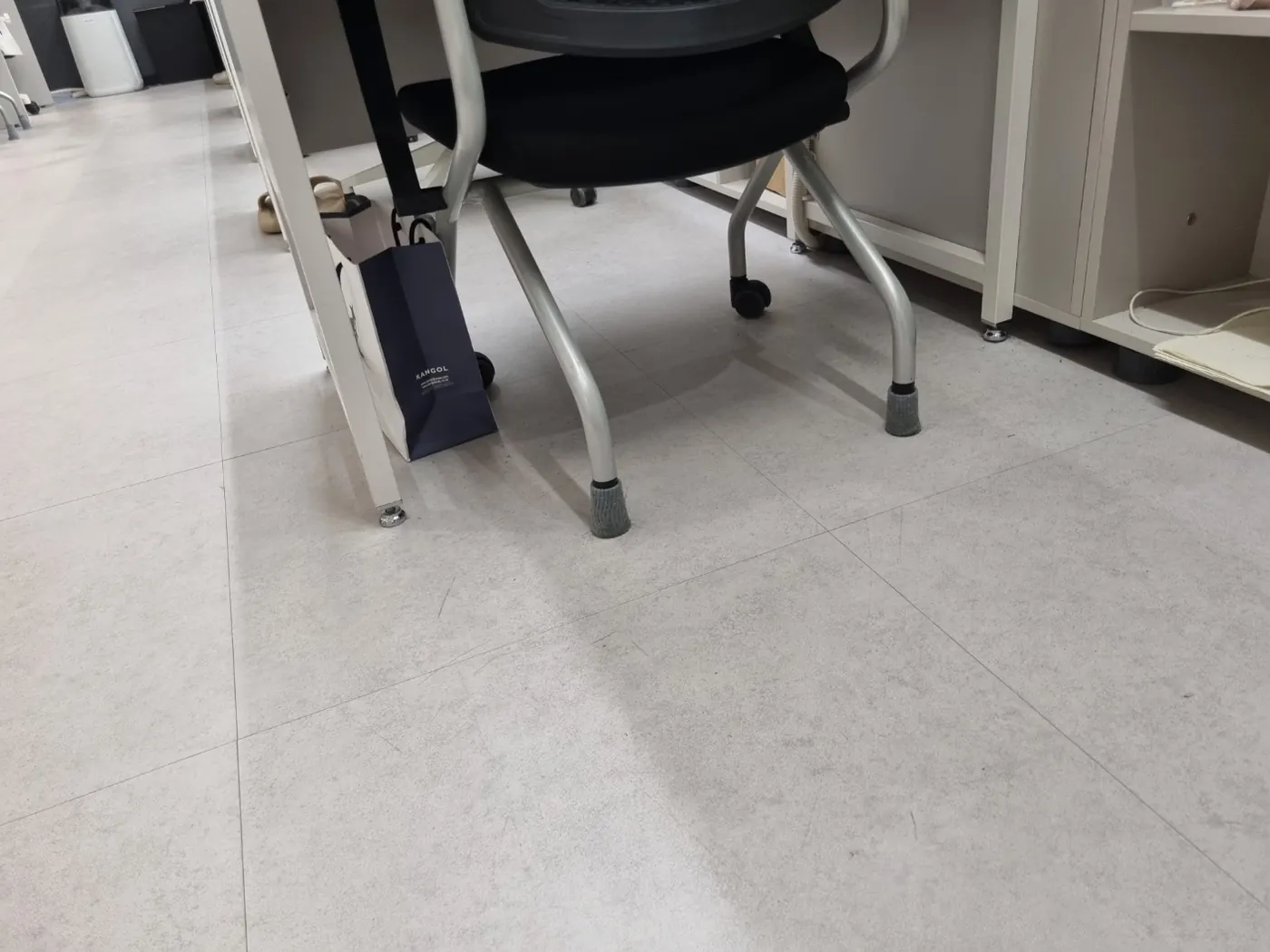 바닥 마감 상태 — 하남시 학원청소 현장