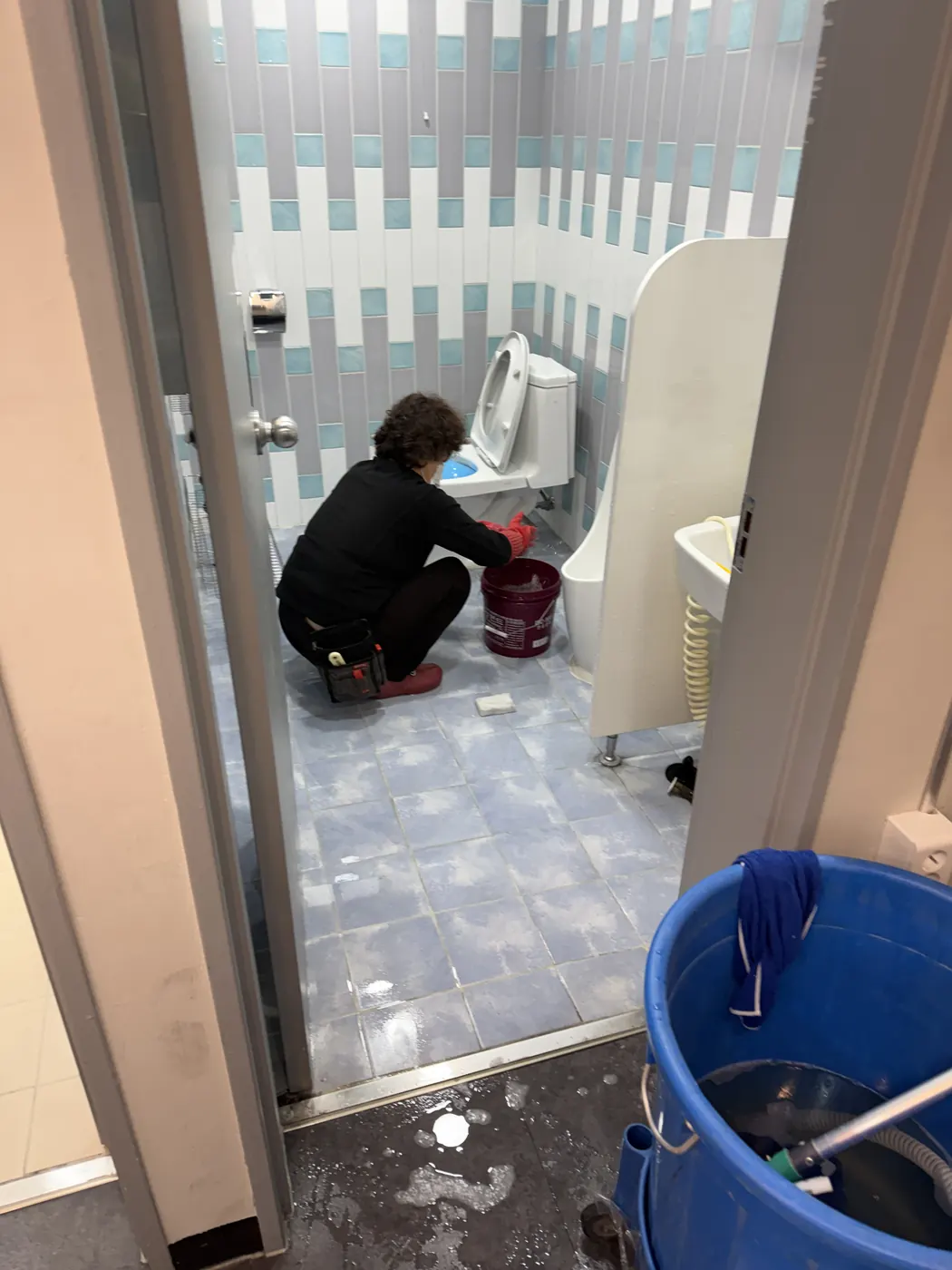 세정 진행 — 항동 학원청소 현장