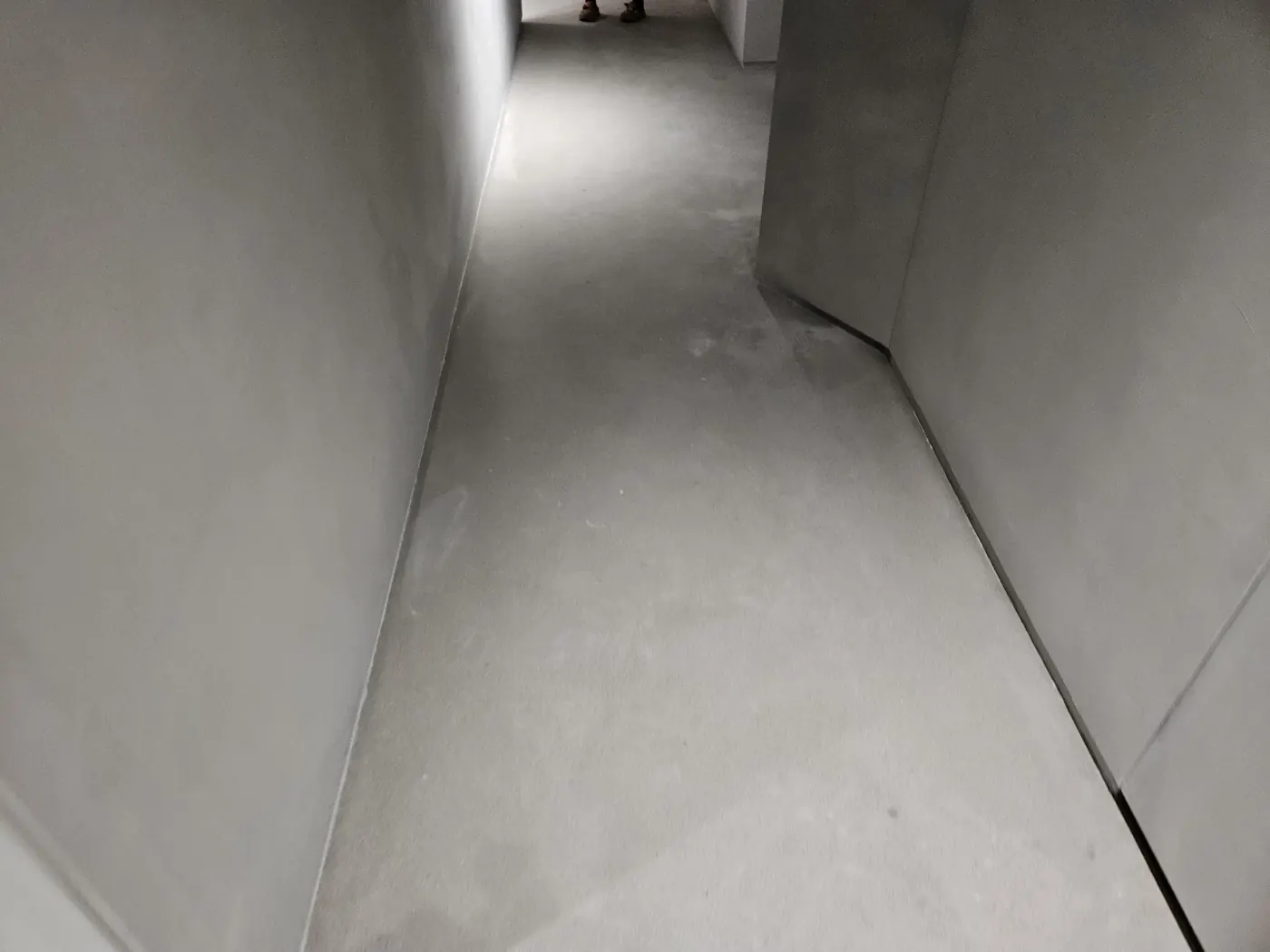 바닥 마감 상태 — 감이동 카페청소 현장