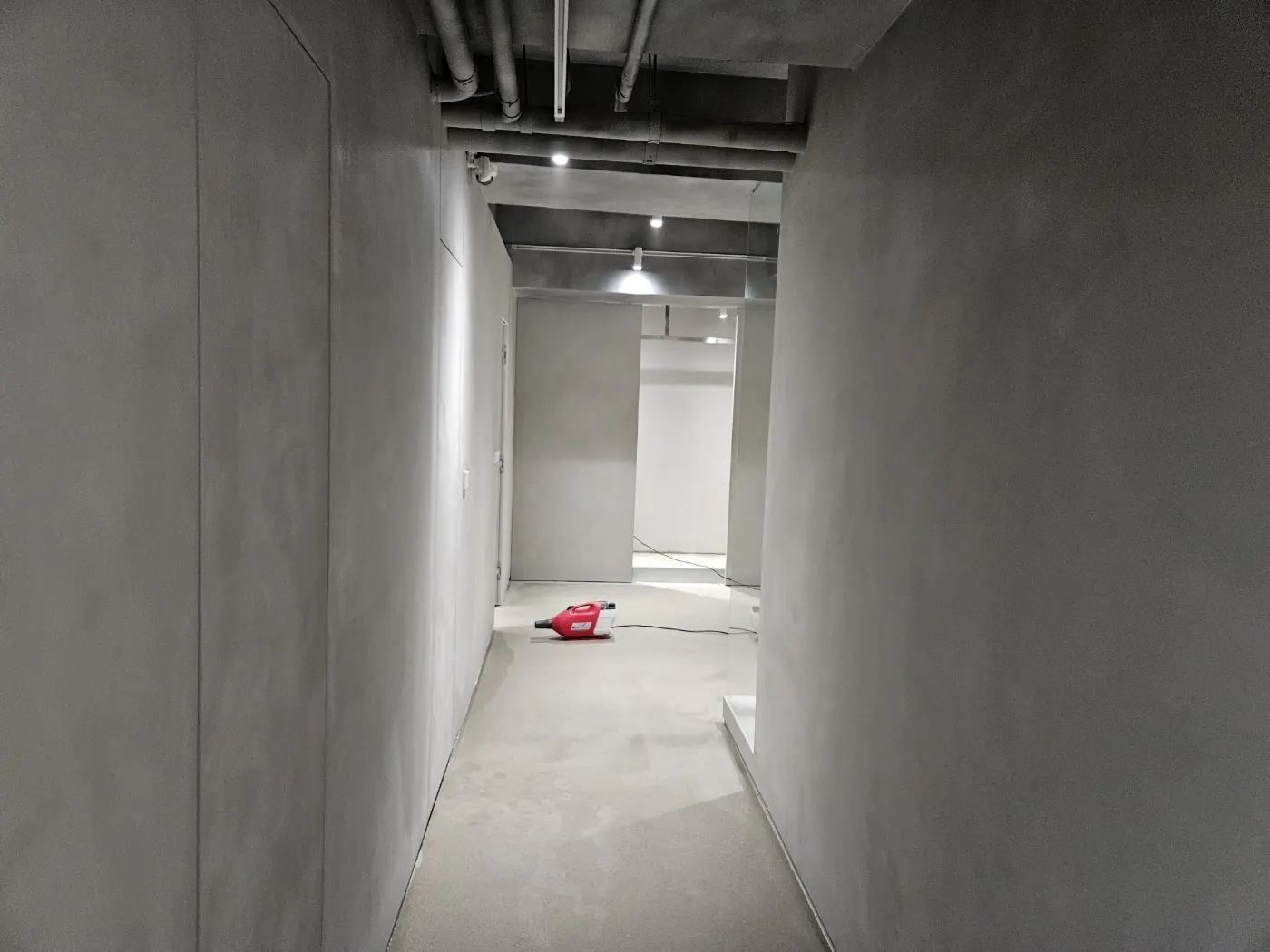 바닥 얼룩 제거 — 안성시 카페청소 현장