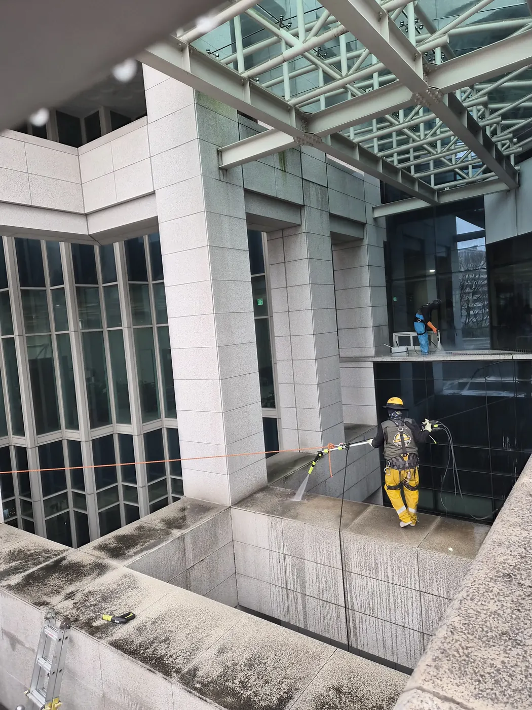 이천시 외벽청소 시공 현장 — 고압 세척