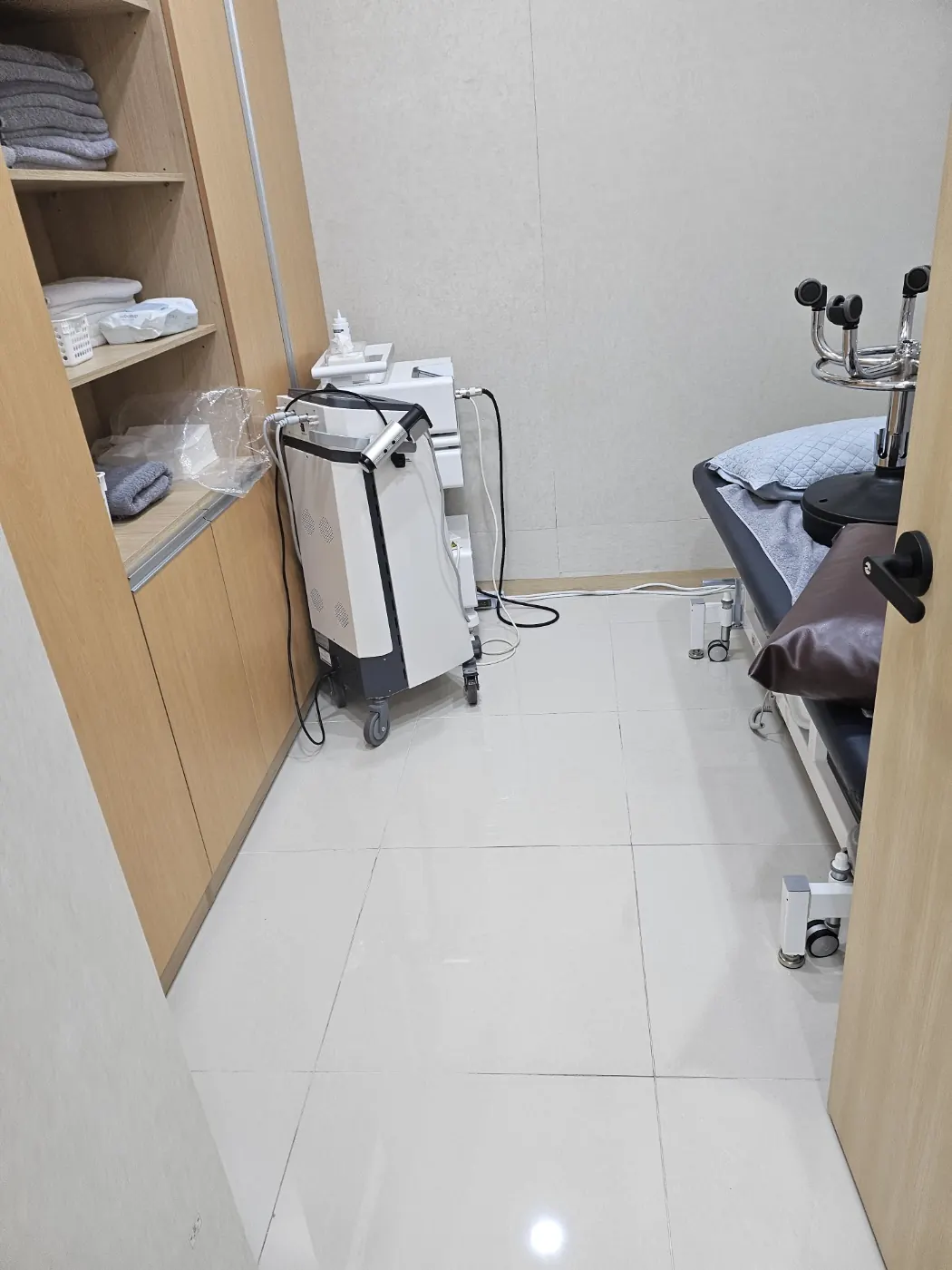 진료·처치 공간 — 경기동남부 병원청소 현장