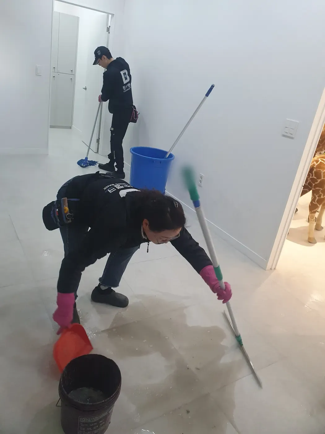 바닥 물걸레 마감 — 양평읍 병원청소 현장
