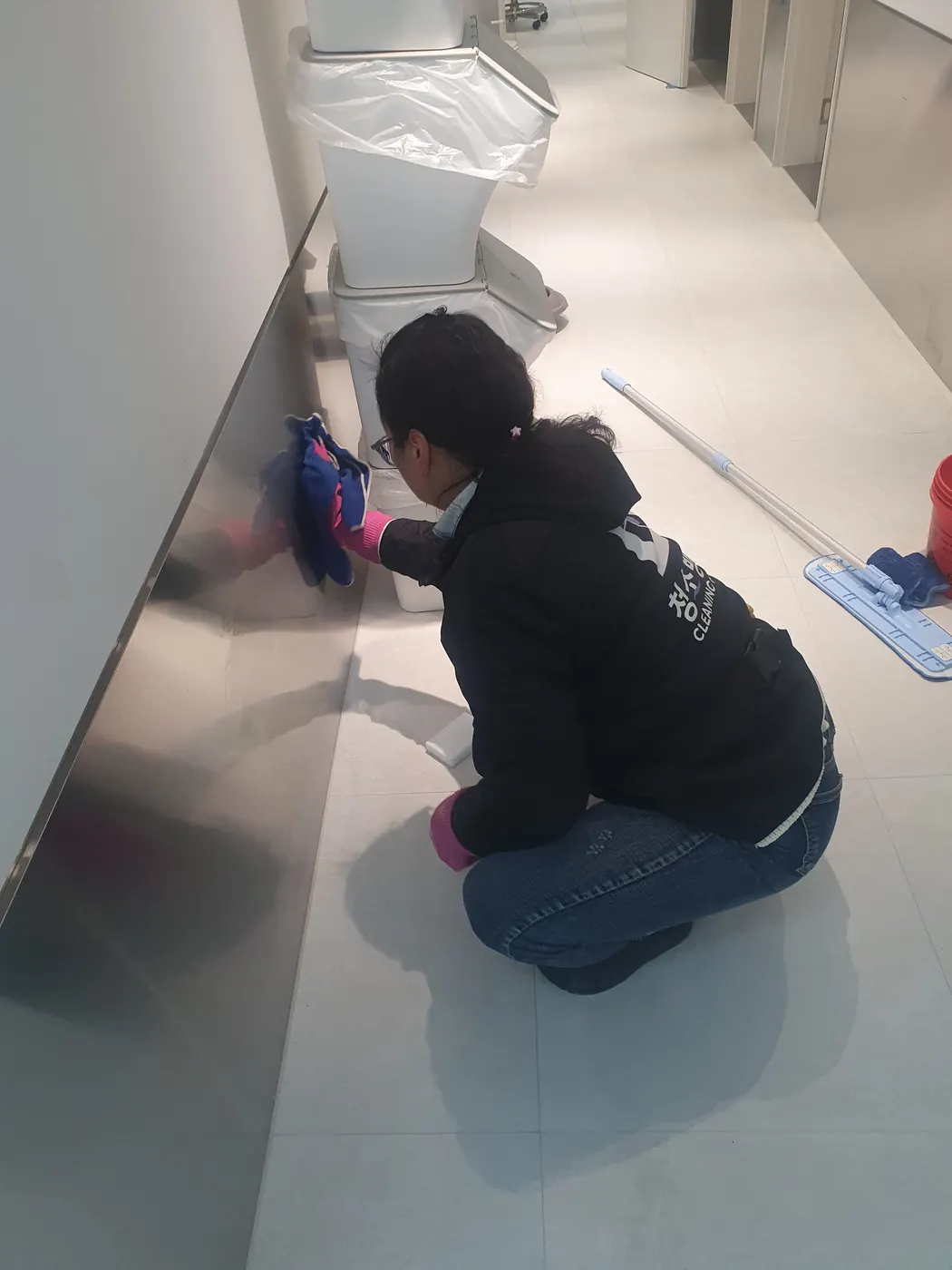바닥 물걸레 마감 — 상산곡동 병원청소 현장