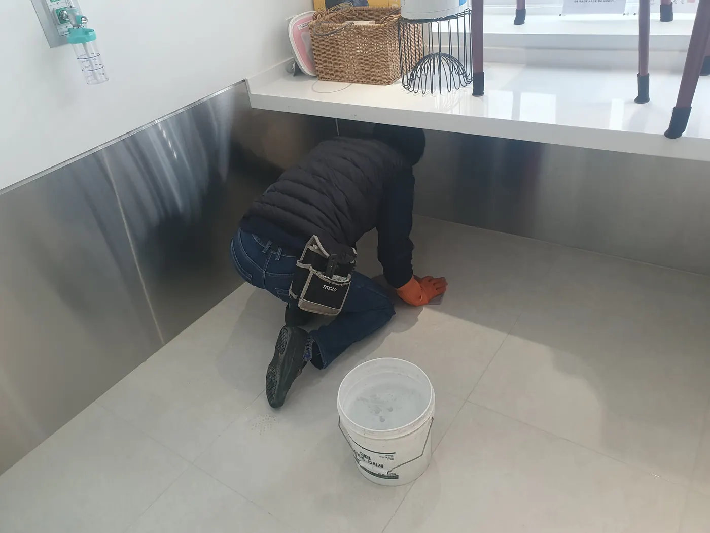 바닥 물걸레 마감 — 옥천면 병원청소 현장