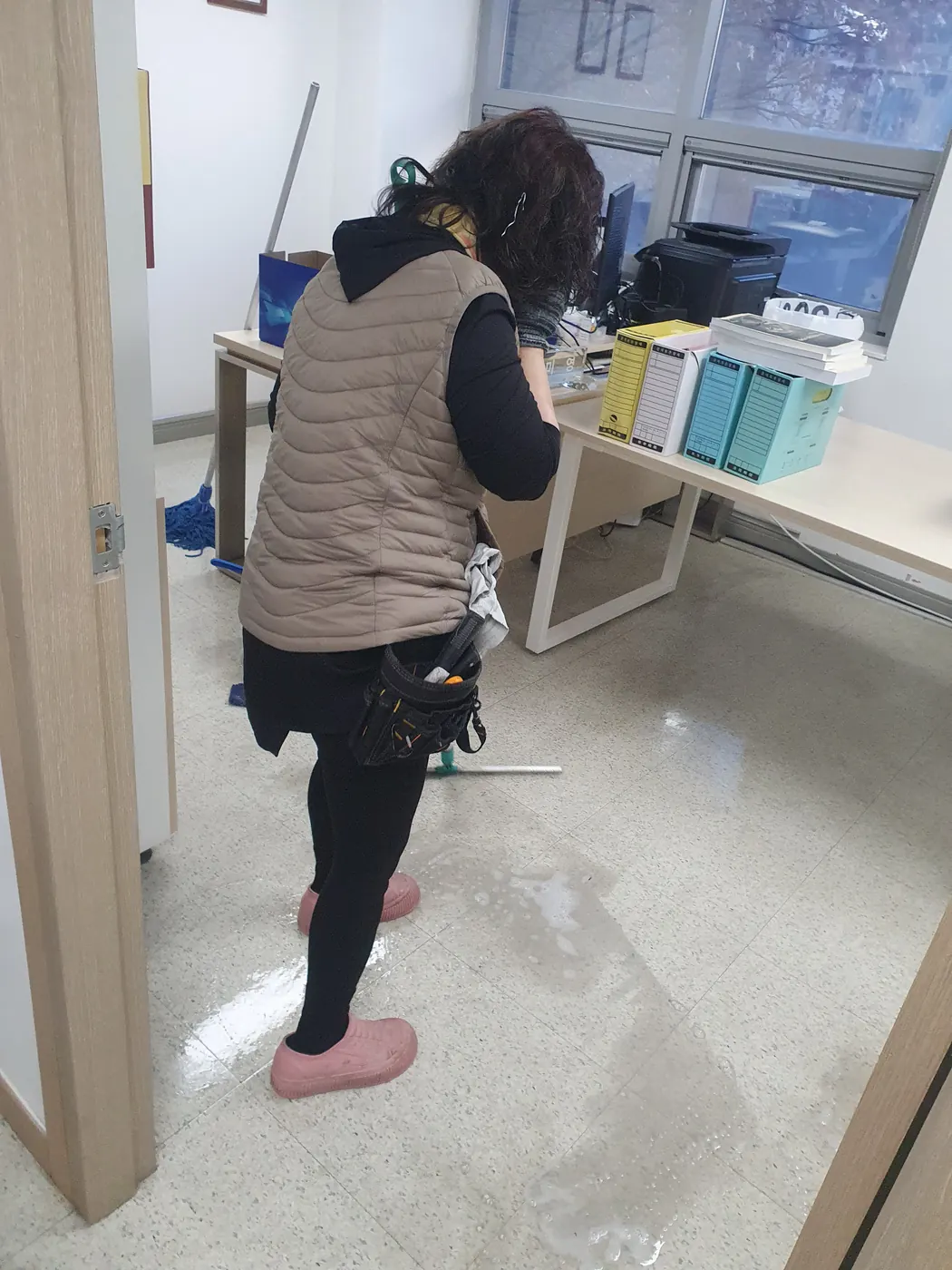 바닥 물걸레 마감 — 당왕동 사무실청소 현장