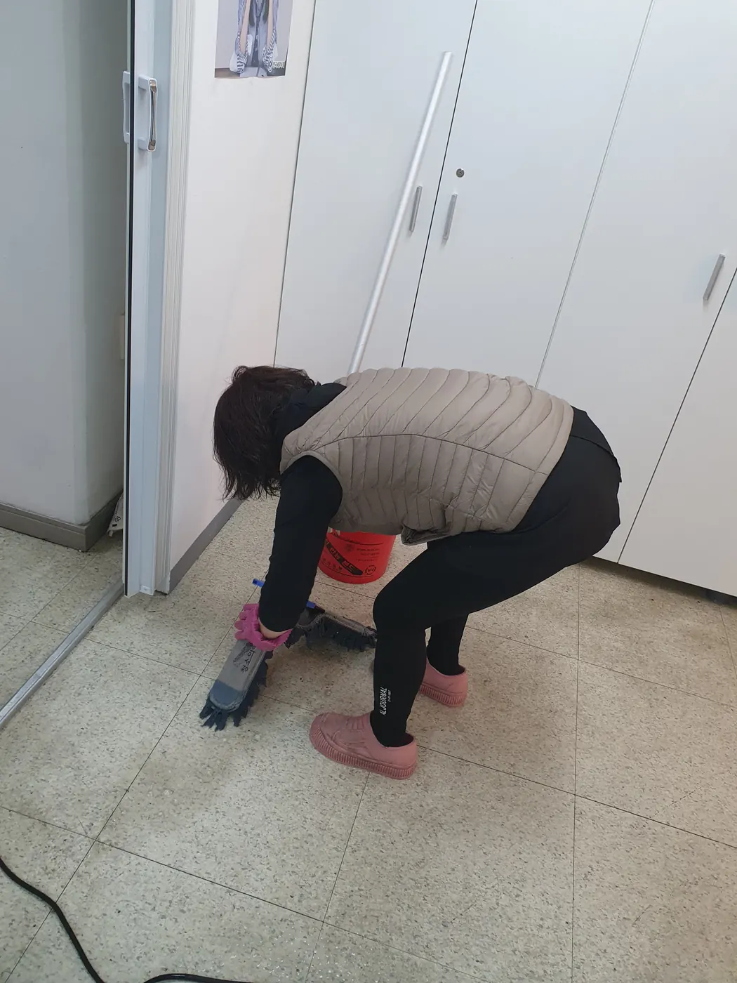 바닥 물걸레 마감 — 산북면 사무실청소 현장