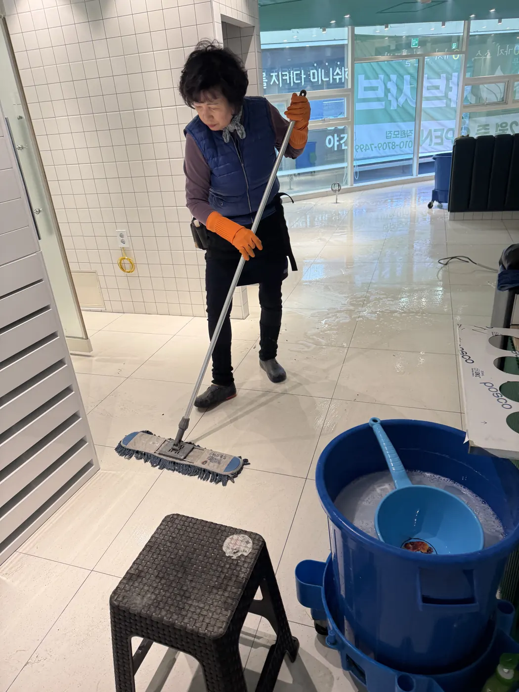 강천면 식당청소 시공 현장 — 바닥 마감 상태