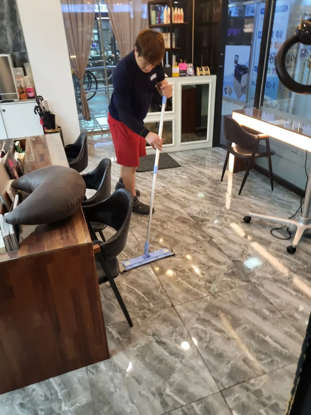 세정 진행 — 광주시 미용실청소 현장