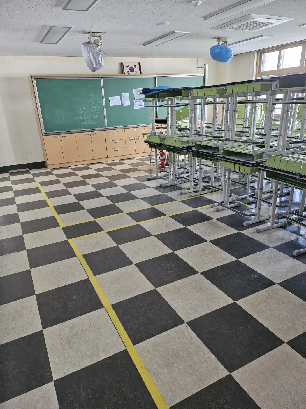 동백동 학교청소 시공 현장 — 교실 정리
