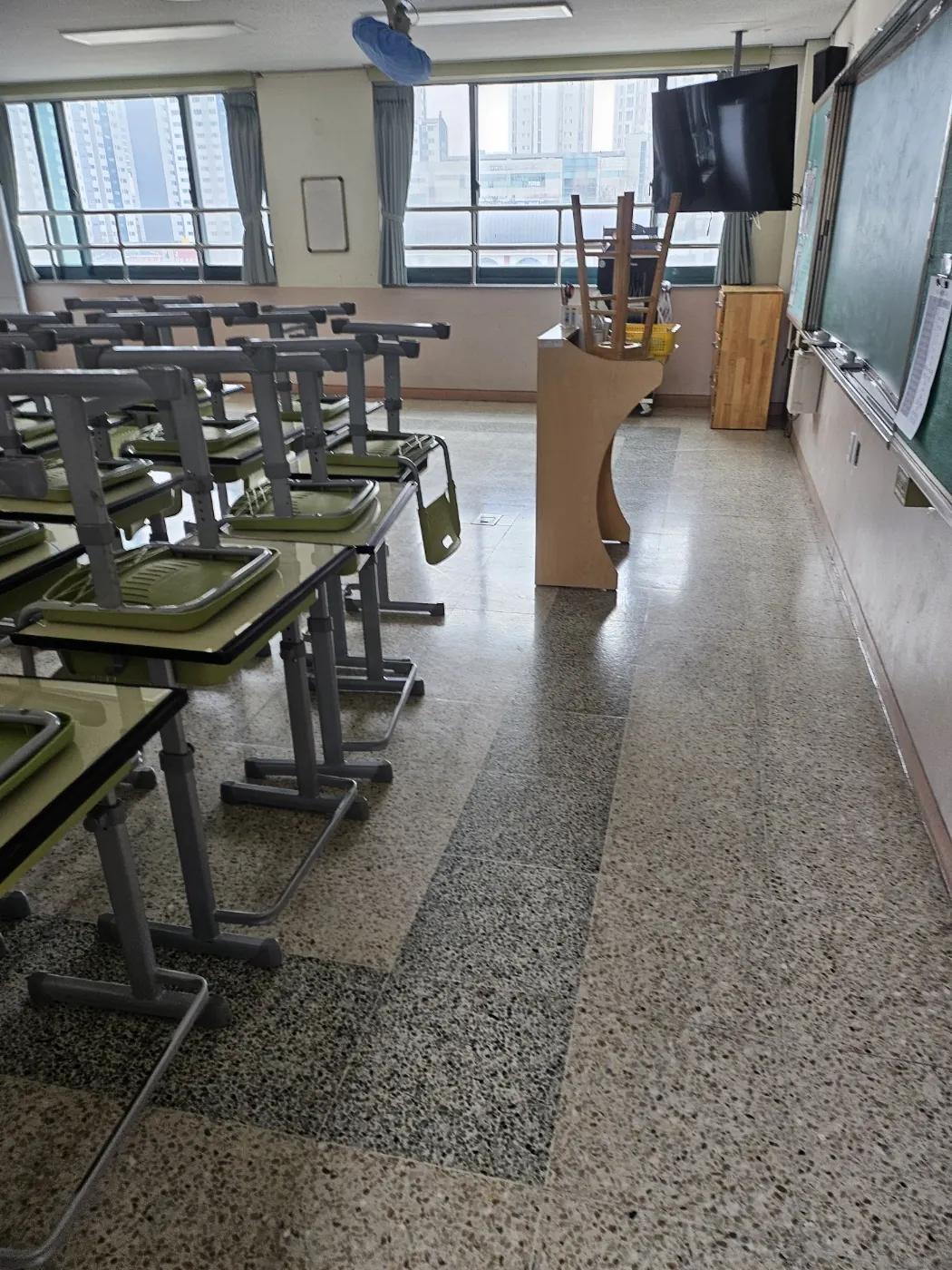 삼교동 학교청소 시공 현장 — 교실 정리