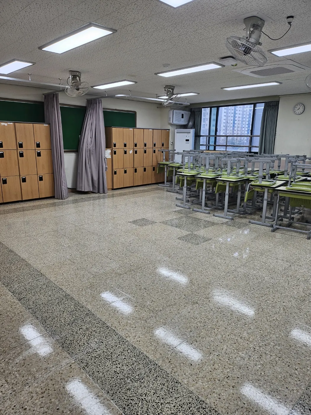 광주시 학교청소 시공 현장 — 교실 정리