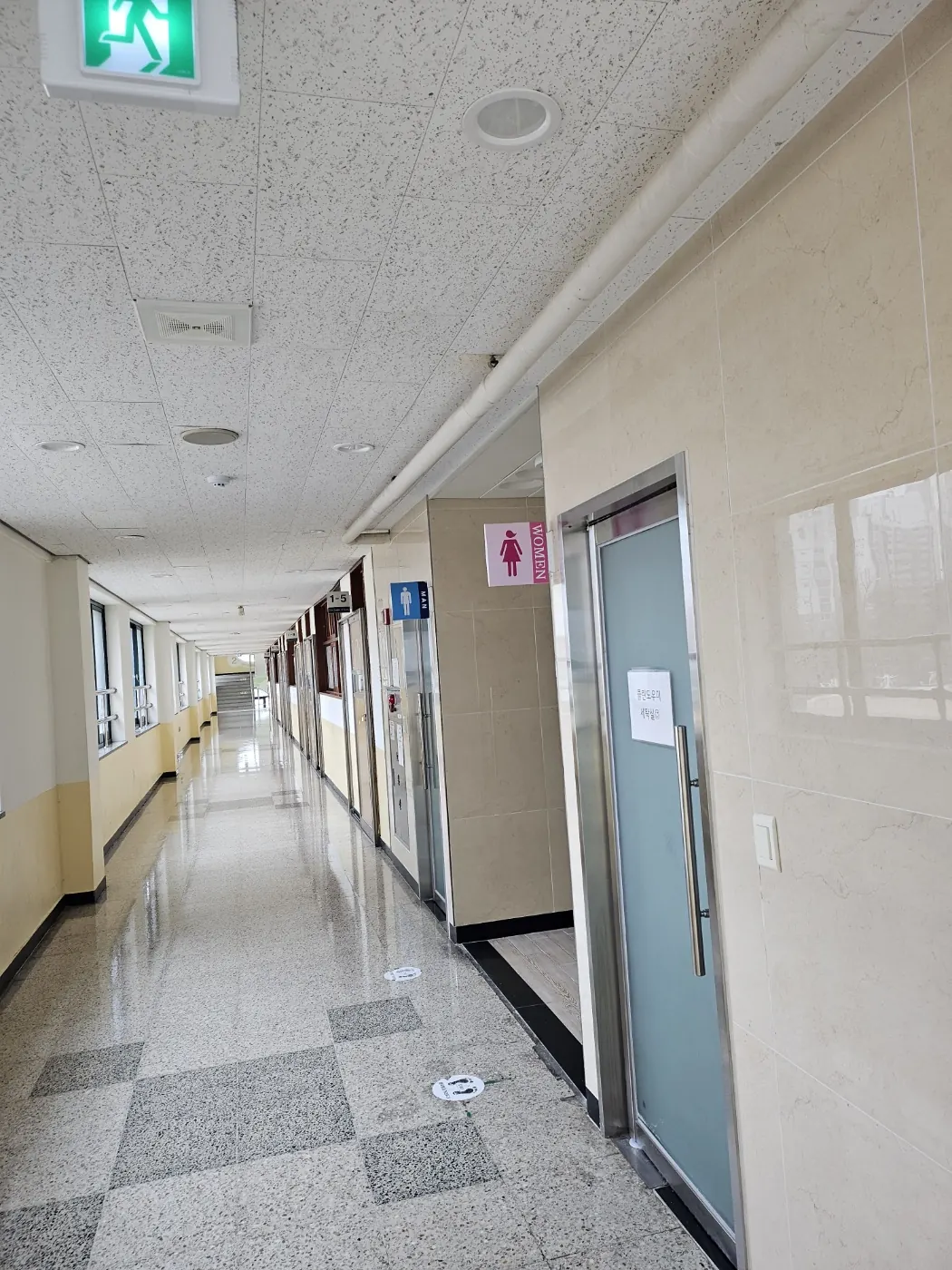 여주시 학교청소 시공 현장 — 복도 관리