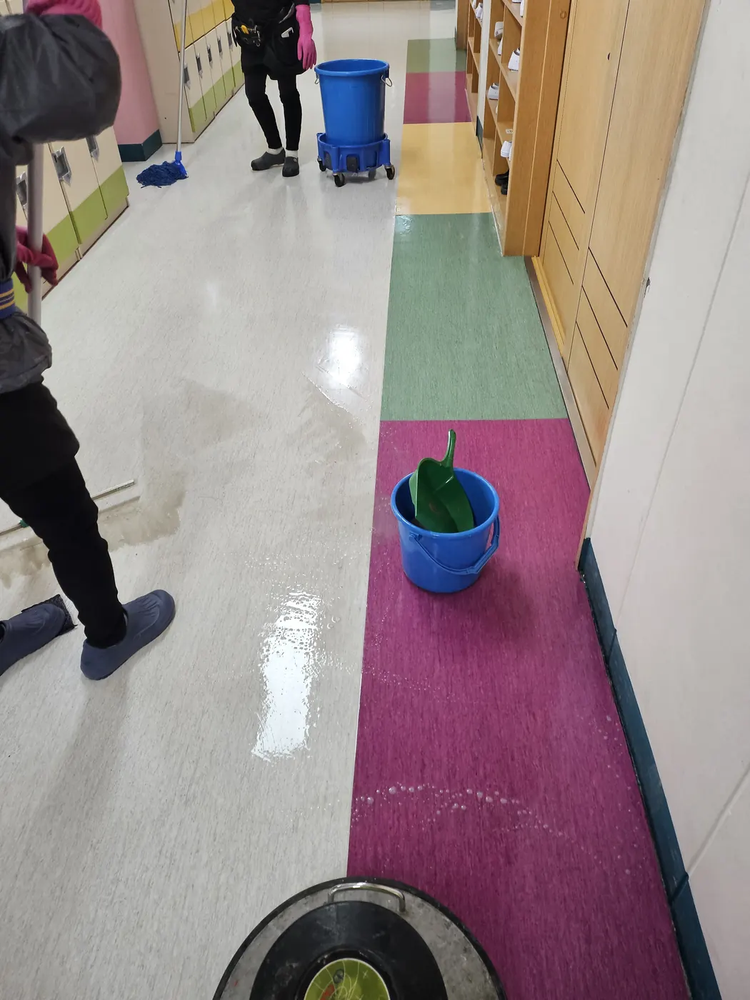 바닥 물걸레 마감 — 양평읍 학교청소 현장