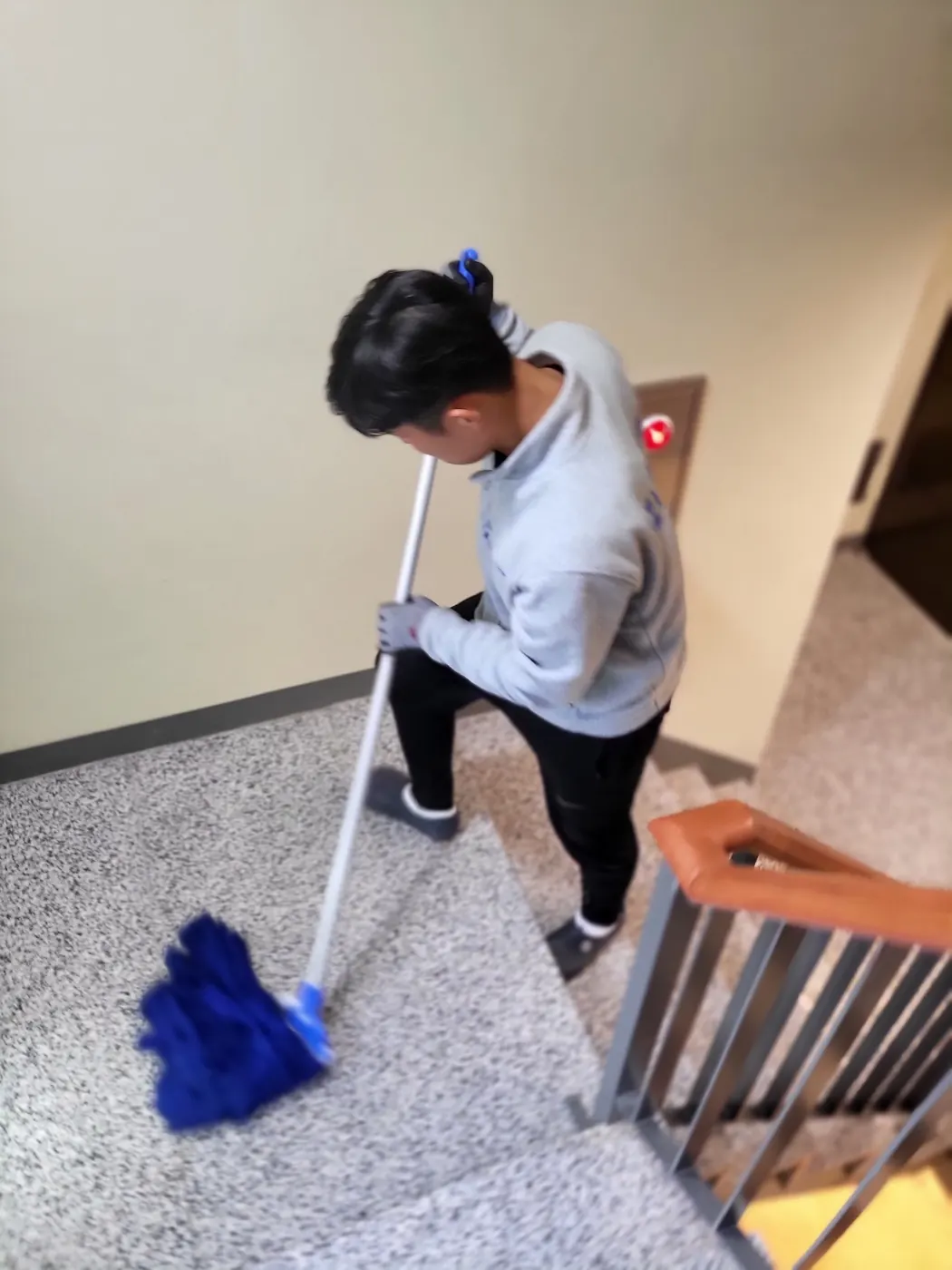 경기동남부 계단청소 시공 현장 — 계단 난간 청소